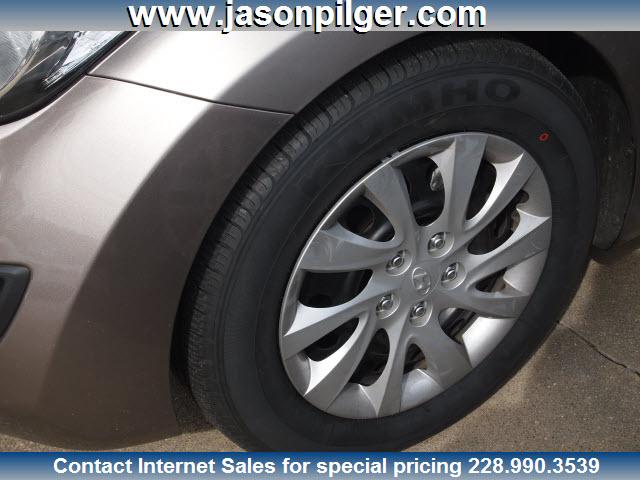 Hyundai Elantra 2011 photo 3