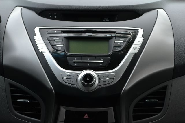 Hyundai Elantra 2011 photo 7
