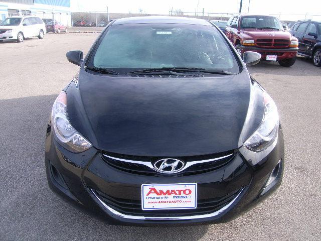 Hyundai Elantra 2011 photo 1