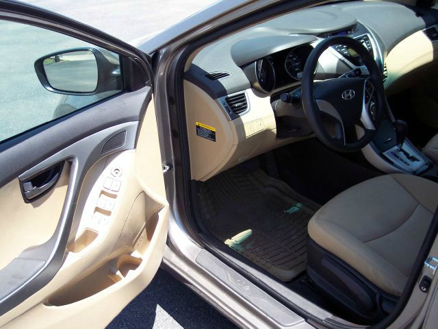 Hyundai Elantra 2011 photo 3