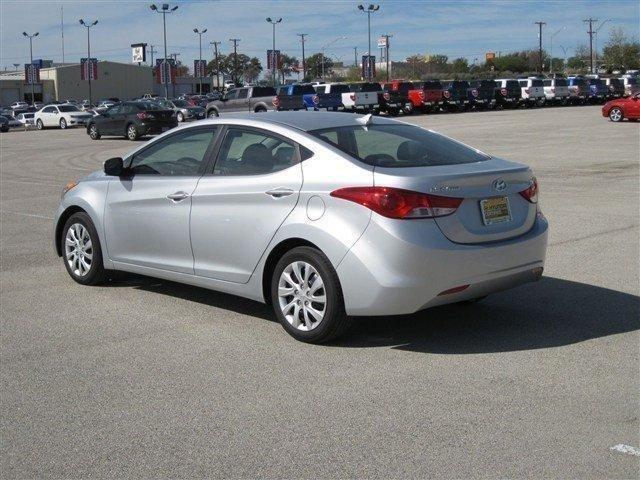 Hyundai Elantra 2011 photo 5