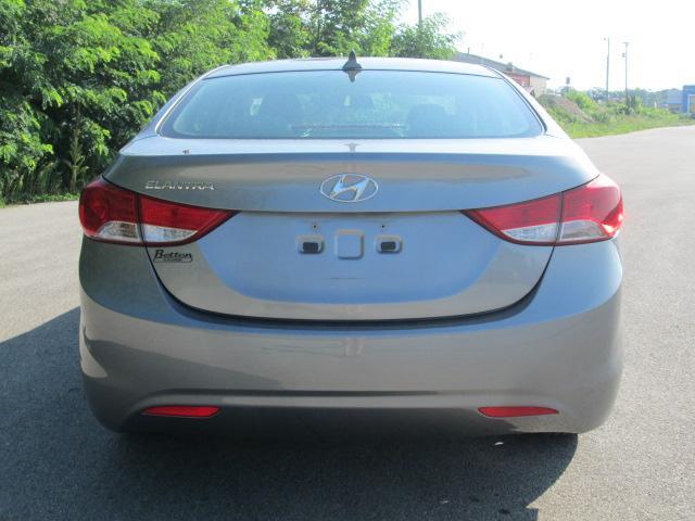 Hyundai Elantra 2011 photo 3