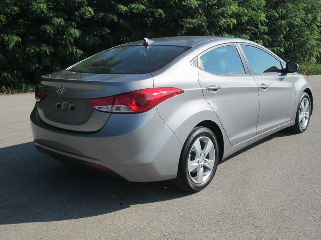 Hyundai Elantra 2011 photo 4