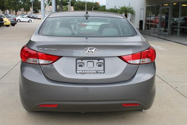Hyundai Elantra 2012 photo 1