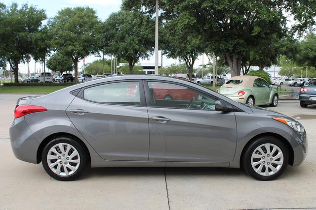 Hyundai Elantra 2012 photo 2