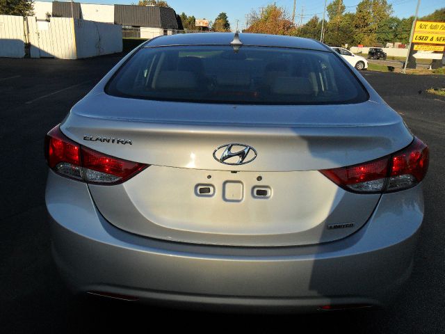 Hyundai Elantra 2012 photo 4