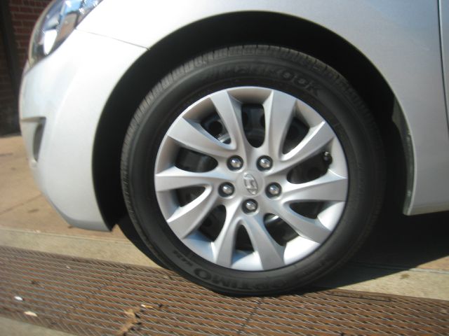 Hyundai Elantra 2013 photo 1