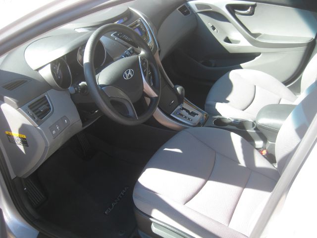 Hyundai Elantra 2013 photo 4