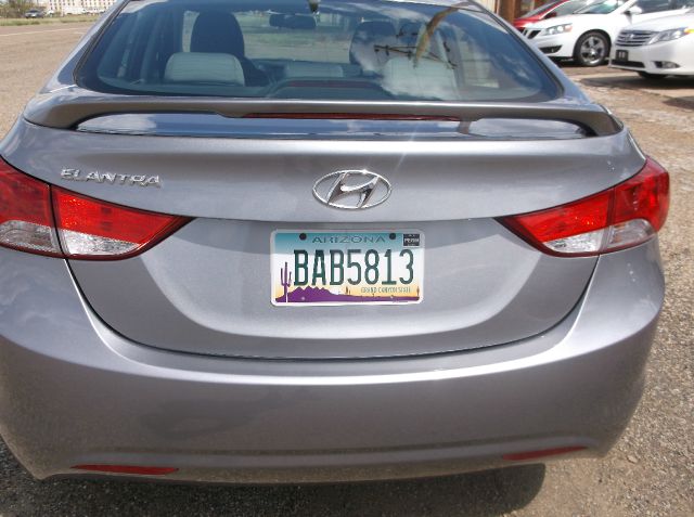 Hyundai Elantra 2013 photo 1