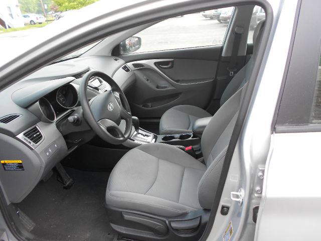Hyundai Elantra 2013 photo 14