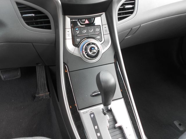 Hyundai Elantra 2013 photo 6