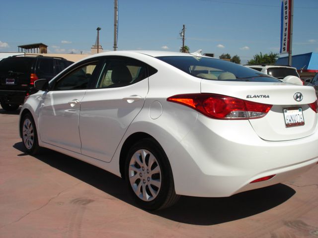 Hyundai Elantra 2013 photo 3