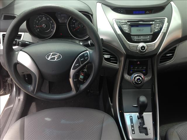 Hyundai Elantra 2013 photo 6