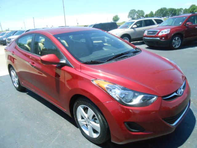 Hyundai Elantra 2013 photo 2
