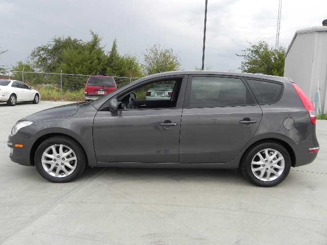 Hyundai Elantra Touring 2009 photo 1