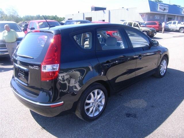 Hyundai Elantra Touring 2009 photo 4
