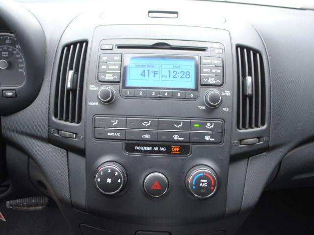 Hyundai Elantra Touring 2009 photo 2