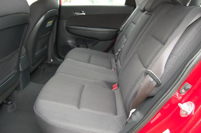 Hyundai Elantra Touring 2009 photo 2