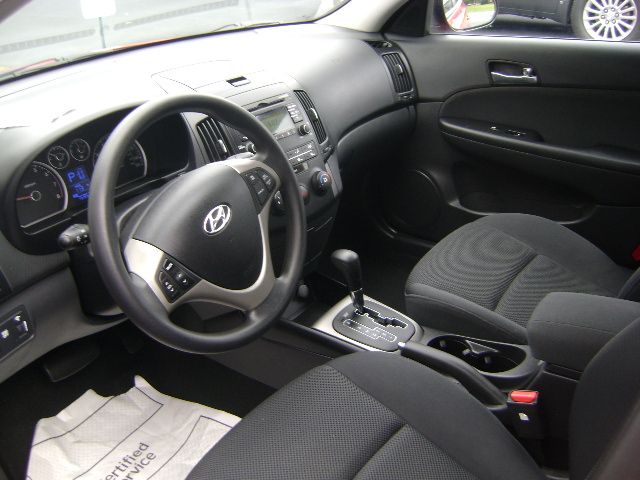 Hyundai Elantra Touring 2010 photo 1