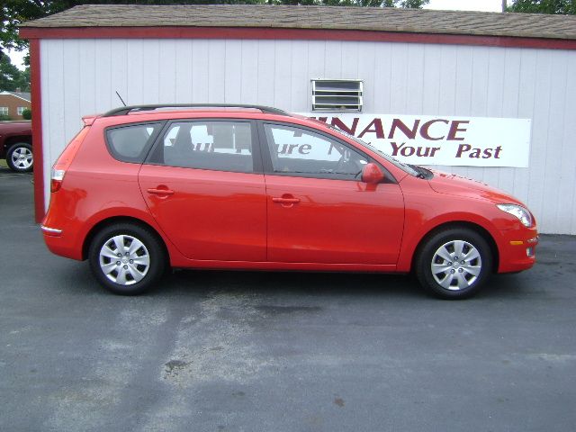 Hyundai Elantra Touring 2010 photo 4