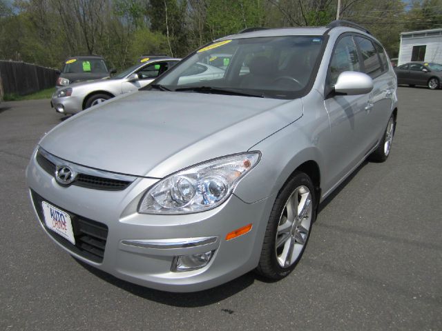 Hyundai Elantra Touring 2010 photo 4