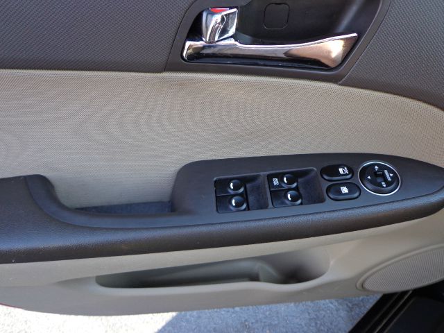 Hyundai Elantra Touring 2010 photo 15