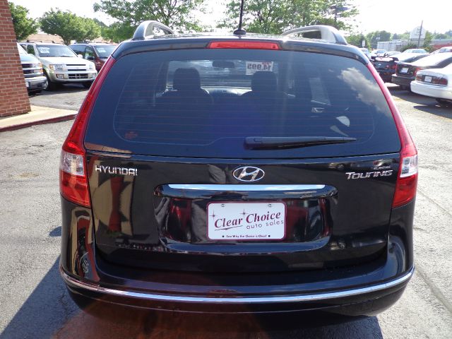 Hyundai Elantra Touring 2010 photo 20