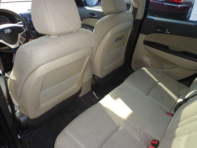 Hyundai Elantra Touring 2010 photo 4