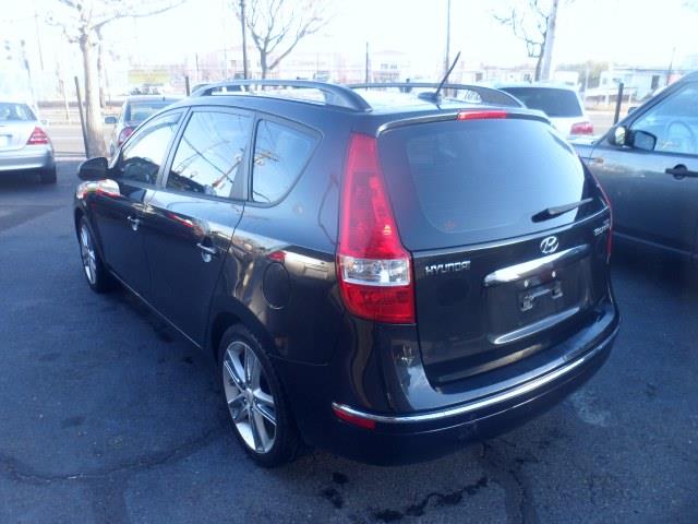 Hyundai Elantra Touring 2010 photo 2