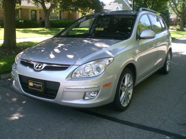 Hyundai Elantra Touring 2010 photo 2