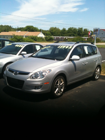 Hyundai Elantra Touring 2010 photo 1