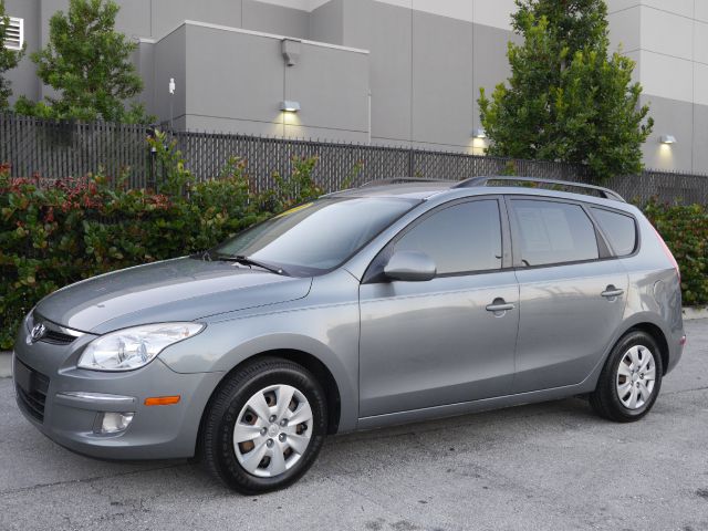 Hyundai Elantra Touring 2010 photo 2