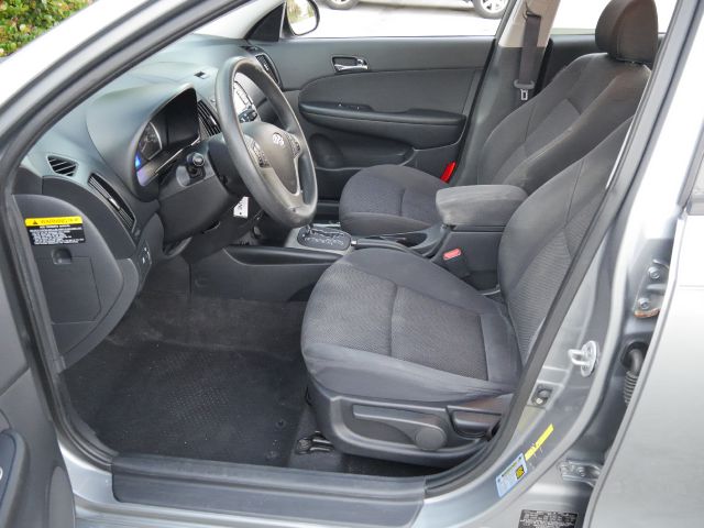 Hyundai Elantra Touring 2010 photo 3