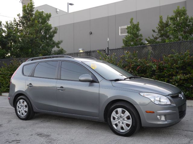 Hyundai Elantra Touring 2010 photo 4