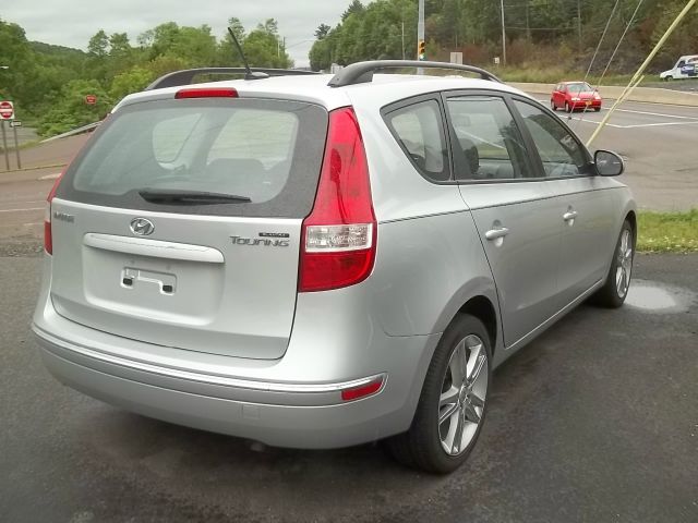 Hyundai Elantra Touring 2010 photo 10