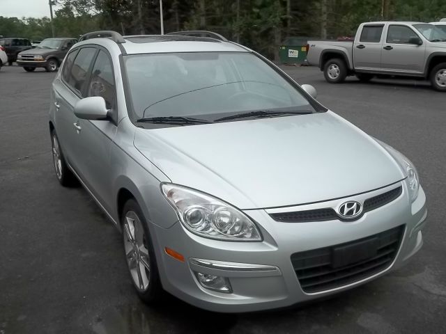 Hyundai Elantra Touring 2010 photo 13