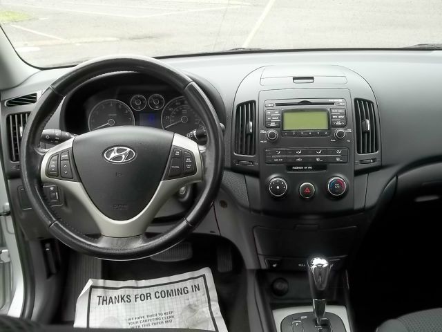 Hyundai Elantra Touring 2010 photo 5