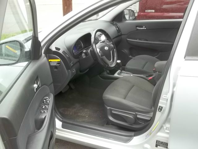 Hyundai Elantra Touring 2010 photo 7