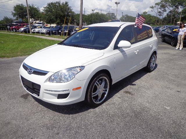 Hyundai Elantra Touring 2011 photo 2