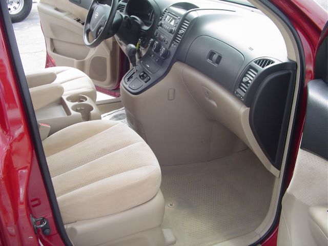Hyundai Entourage 2007 photo 4
