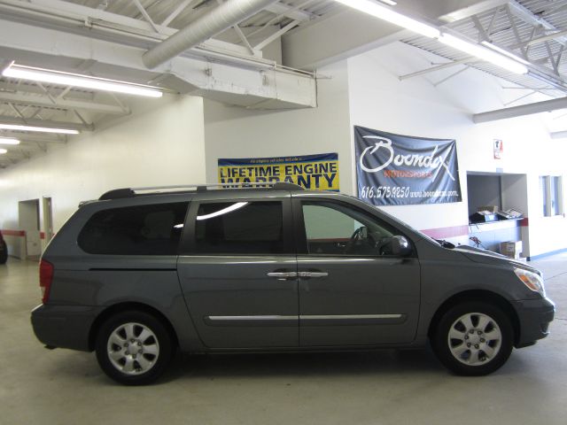 Hyundai Entourage 2007 photo 4