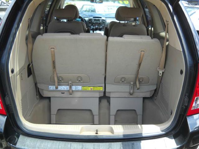 Hyundai Entourage 2007 photo 12