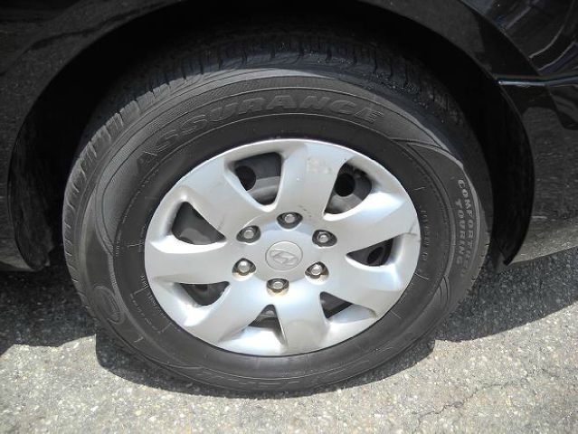 Hyundai Entourage 2007 photo 5