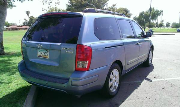 Hyundai Entourage 2007 photo 1