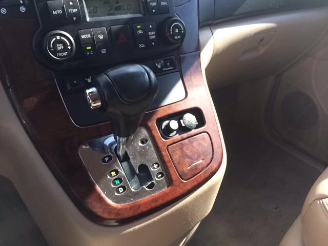 Hyundai Entourage 2007 photo 3