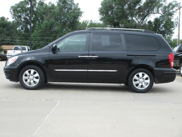 Hyundai Entourage 2007 photo 1