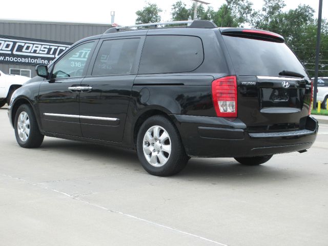 Hyundai Entourage 2007 photo 4