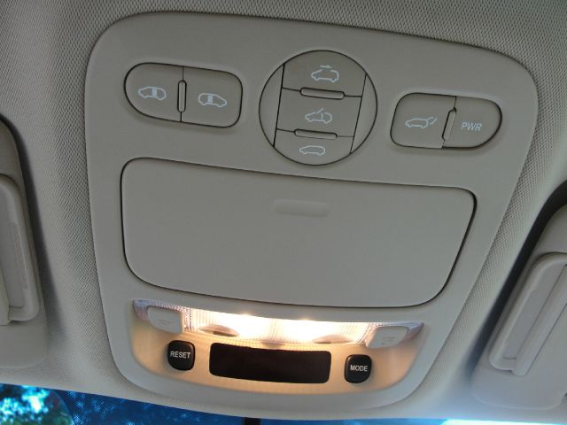 Hyundai Entourage 2008 photo 16