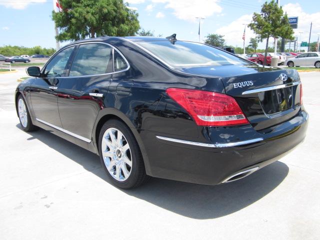 Hyundai Equus 2011 photo 2