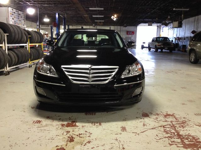 Hyundai Genesis 2009 photo 2